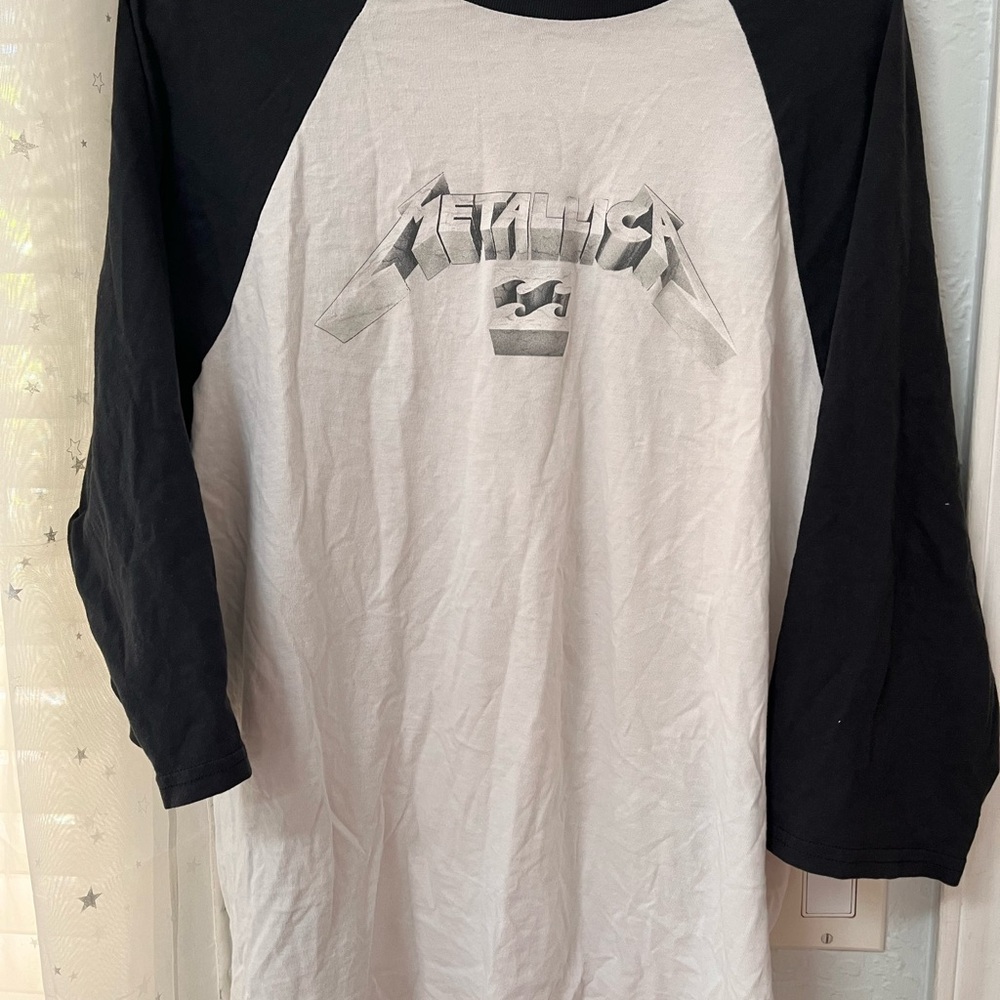 Billabong Metallica Black and White raglan  Tee